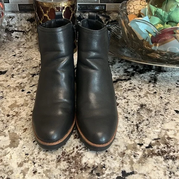 Naturalizer Black Booties size 7.5W - Picture 3 of 11